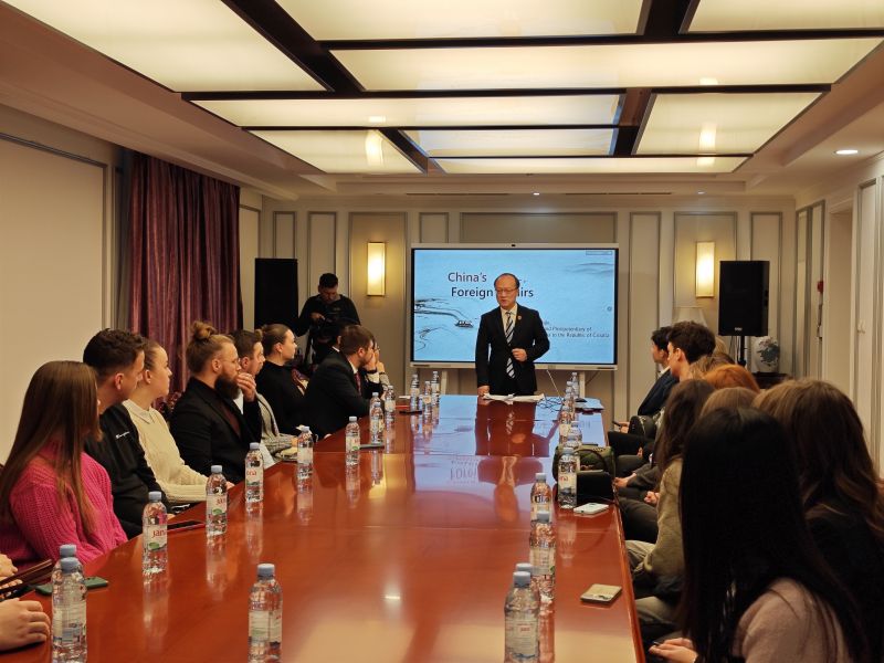 Studenti kolegija Osnove suvremene diplomacije i članovi Diplomatskog kluba posjetili Veleposlanstvo NR Kine