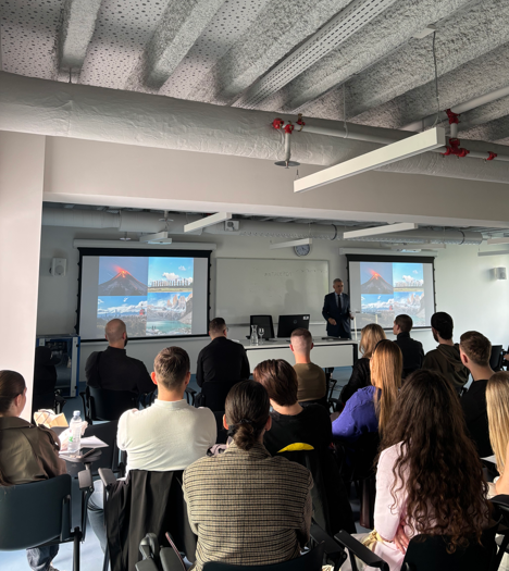 Veleposlanik Čilea održao predavanje studentima FPZG-a o politici i međunarodnim odnosima